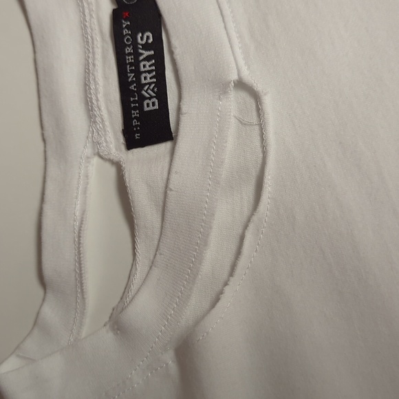 New n: Philanthropy Barry's t-shirt - Picture 5 of 10